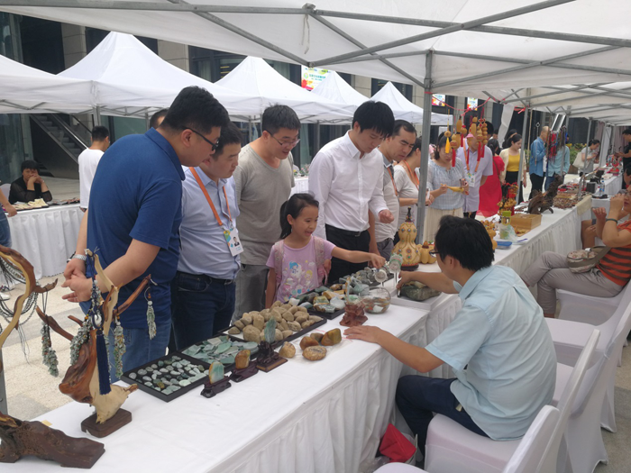 竹海科技主办的北京文化创意集市活动现场